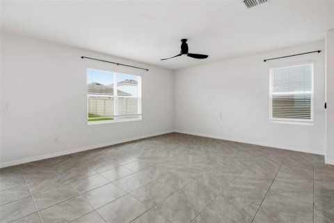 Villa ou maison à vendre à Wesley Chapel, Floride: 4 chambres, 210.05 m2 № 2411469 - photo 12