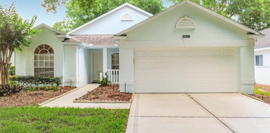 Casa en Clermont, Florida 2 dormitorios, 155.98 m2 № 2129283