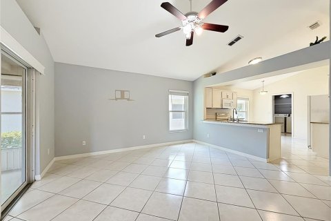 Casa en venta en Clermont, Florida, 2 dormitorios, 155.98 m2 № 2129283 - foto 11