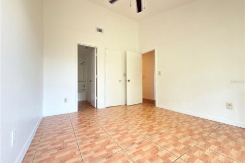Villa ou maison à louer à Kissimmee, Floride: 2 chambres, 79.34 m2 № 2432611 - photo 16