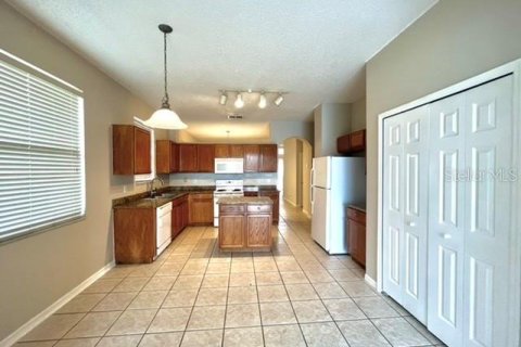 Casa en alquiler en Orlando, Florida, 4 dormitorios, 183.2 m2 № 1788032 - foto 18