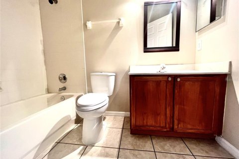 Casa en alquiler en Orlando, Florida, 4 dormitorios, 183.2 m2 № 1788032 - foto 20