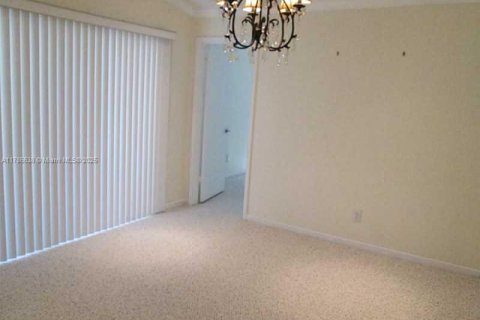 Adosado en venta en Miami, Florida, 2 dormitorios, 133.78 m2 № 1711991 - foto 7