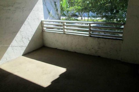 Adosado en venta en Miami, Florida, 2 dormitorios, 133.78 m2 № 1711991 - foto 16