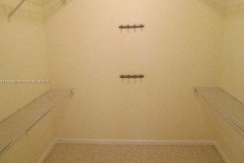 Adosado en venta en Miami, Florida, 2 dormitorios, 133.78 m2 № 1711991 - foto 19