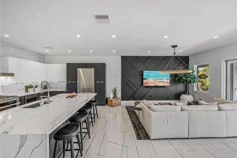 Купить виллу или дом в Сент-Питерсберг, Флорида 6 комнат, 287.35м2, № 1815708 - фото 30
