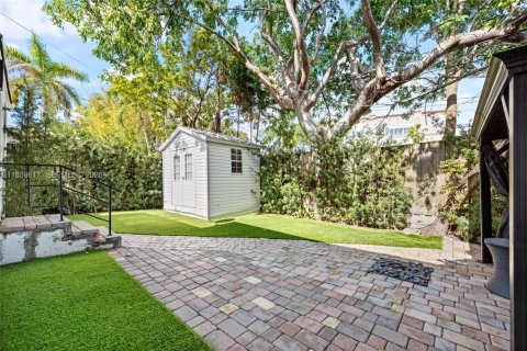 Villa ou maison à vendre à Miami, Floride: 2 chambres, 101.45 m2 № 1830909 - photo 14