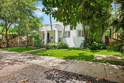 House in Miami, Florida 2 bedrooms, 101.45 sq.m. № 1830909 - photo 3