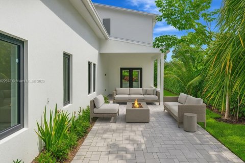 House in West Palm Beach, Florida 5 bedrooms, 267.93 sq.m. № 1888922 - photo 22