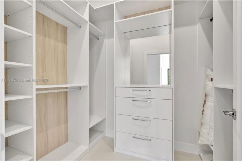 House in West Palm Beach, Florida 5 bedrooms, 267.93 sq.m. № 1888922 - photo 25