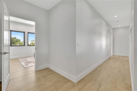 House in West Palm Beach, Florida 5 bedrooms, 267.93 sq.m. № 1888922 - photo 30