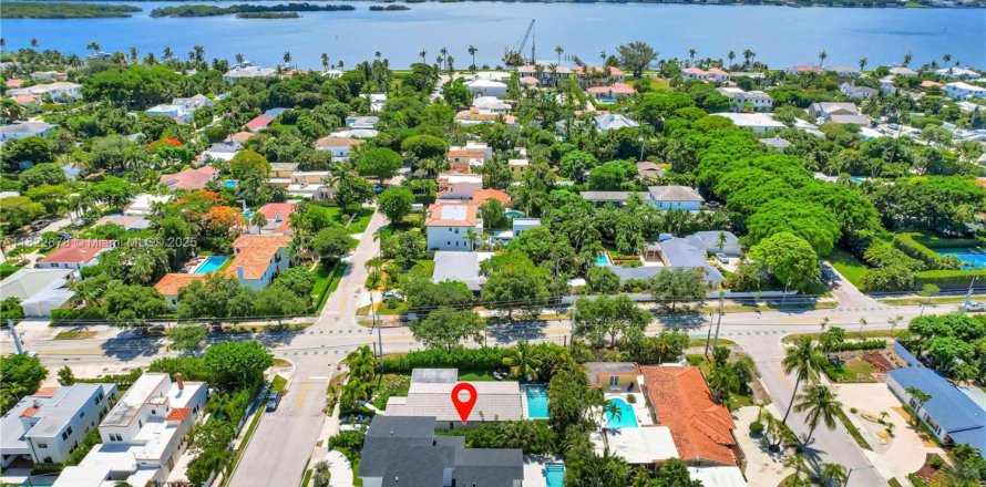 House in West Palm Beach, Florida 5 bedrooms, 267.93 sq.m. № 1888922
