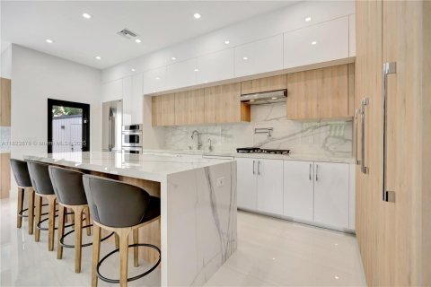 House in West Palm Beach, Florida 5 bedrooms, 267.93 sq.m. № 1888922 - photo 8