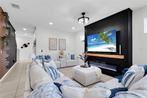 House in Kissimmee, Florida 4 bedrooms, 230.49 sq.m. № 2390980 - photo 10