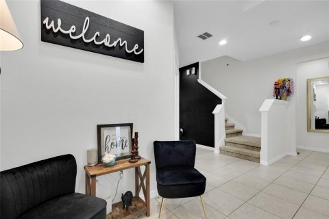 House in Kissimmee, Florida 4 bedrooms, 230.49 sq.m. № 2390980 - photo 5