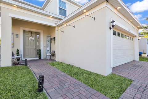 House in Kissimmee, Florida 4 bedrooms, 230.49 sq.m. № 2390980 - photo 4