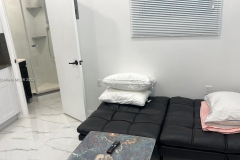 Apartamento en alquiler en Miami Beach, Florida № 1954103 - foto 2