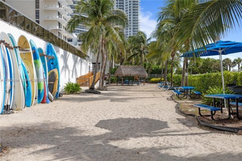Condo in Miami Beach, Florida, 1 bedroom  № 2153109 - photo 4