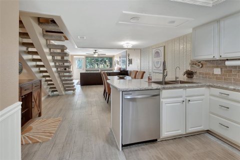 Condominio en venta en DeLand, Florida, 2 dormitorios, 117.06 m2 № 1670287 - foto 5