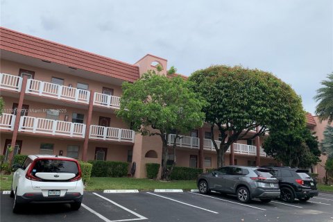 Condominio en Sunrise, Florida, 2 dormitorios № 2054974