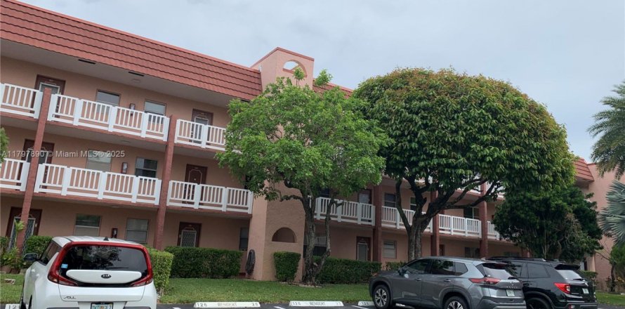 Condominio en Sunrise, Florida, 2 dormitorios № 2054974