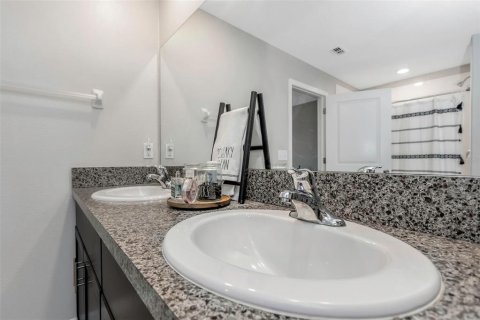 House in Sun City Center, Florida 4 bedrooms, 179.77 sq.m. № 1732287 - photo 20
