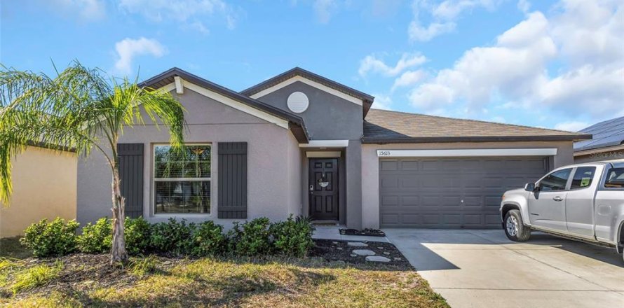 House in Sun City Center, Florida 4 bedrooms, 179.77 sq.m. № 1732287