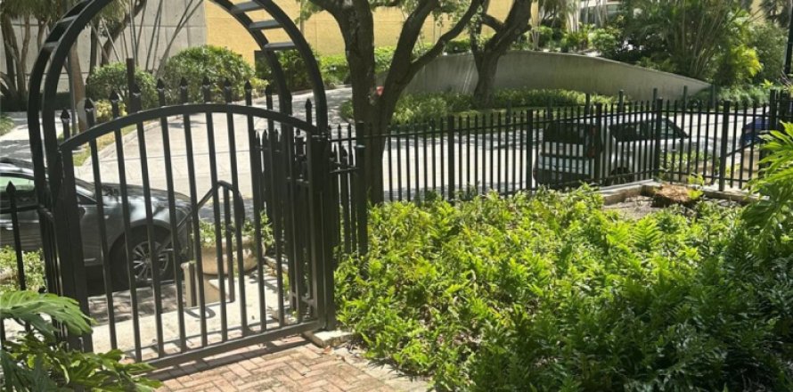 Condo in Fort Lauderdale, Florida, 1 bedroom  № 1189633