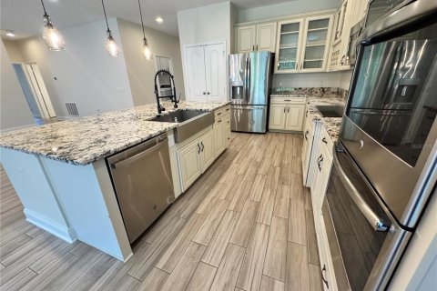 Villa ou maison à louer à Sorrento, Floride: 4 chambres, 213.68 m2 № 2166965 - photo 7