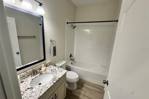 Villa ou maison à louer à Sorrento, Floride: 4 chambres, 213.68 m2 № 2166965 - photo 19