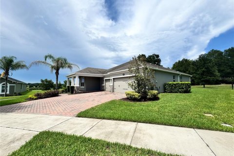 Villa ou maison à louer à Sorrento, Floride: 4 chambres, 213.68 m2 № 2166965 - photo 2