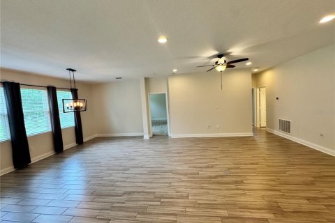 Villa ou maison à louer à Sorrento, Floride: 4 chambres, 213.68 m2 № 2166965 - photo 10