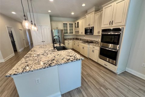 Villa ou maison à louer à Sorrento, Floride: 4 chambres, 213.68 m2 № 2166965 - photo 6