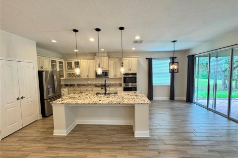 Villa ou maison à louer à Sorrento, Floride: 4 chambres, 213.68 m2 № 2166965 - photo 8