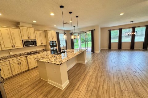 Villa ou maison à louer à Sorrento, Floride: 4 chambres, 213.68 m2 № 2166965 - photo 5