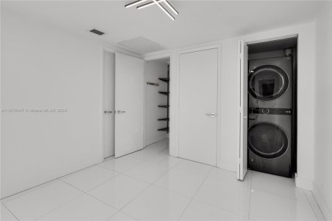 Condo in Miami, Florida, 2 bedrooms  № 1406196 - photo 8