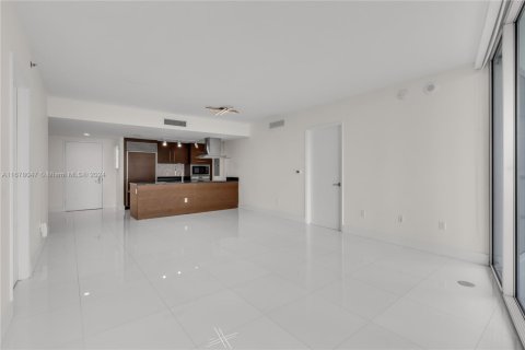 Condo in Miami, Florida, 2 bedrooms  № 1406196 - photo 9