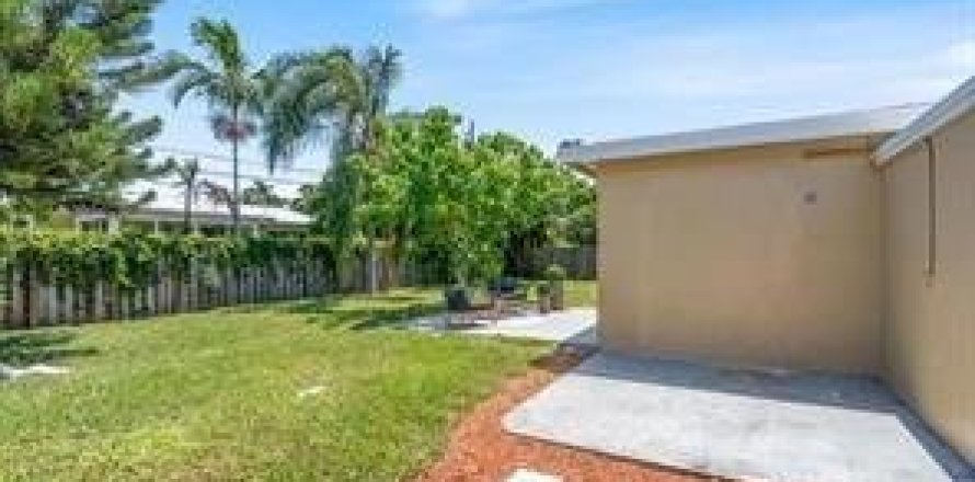 Villa ou maison à Pompano Beach, Floride 3 chambres, 111.85 m2 № 1142348