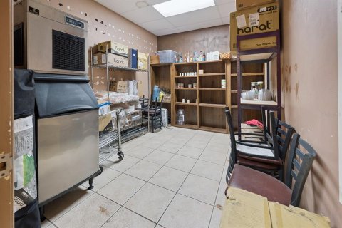 Купить коммерческую недвижимость в Ньюбери, Флорида 478.17м2, № 1904358 - фото 24