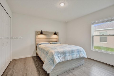 Casa en venta en Port St. Lucie, Florida, 5 dormitorios, 197.32 m2 № 1993859 - foto 27