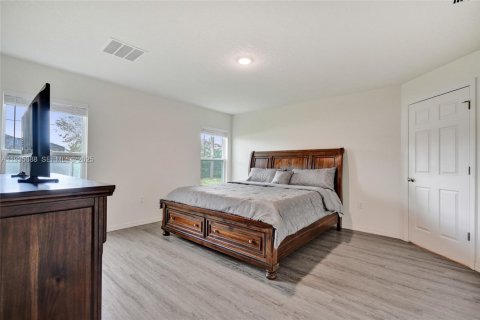 Casa en venta en Port St. Lucie, Florida, 5 dormitorios, 197.32 m2 № 1993859 - foto 22