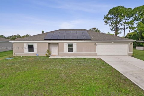 Casa en venta en Port St. Lucie, Florida, 5 dormitorios, 197.32 m2 № 1993859 - foto 6