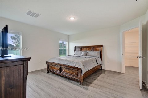 Casa en venta en Port St. Lucie, Florida, 5 dormitorios, 197.32 m2 № 1993859 - foto 20