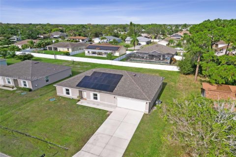 Casa en venta en Port St. Lucie, Florida, 5 dormitorios, 197.32 m2 № 1993859 - foto 5