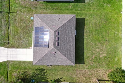 Casa en venta en Port St. Lucie, Florida, 5 dormitorios, 197.32 m2 № 1993859 - foto 7