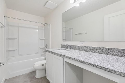 Townhouse in Lake Wales, Florida 3 bedrooms, 144.65 sq.m. № 2379404 - photo 10