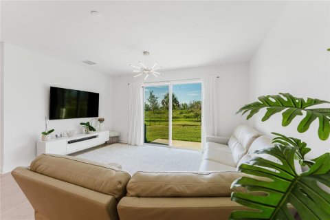 House in Clermont, Florida 4 bedrooms, 235.6 sq.m. № 1917815 - photo 16