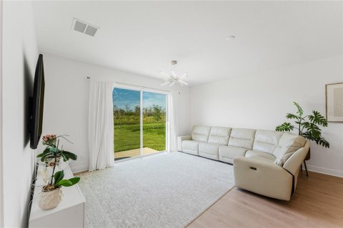 House in Clermont, Florida 4 bedrooms, 235.6 sq.m. № 1917815 - photo 14