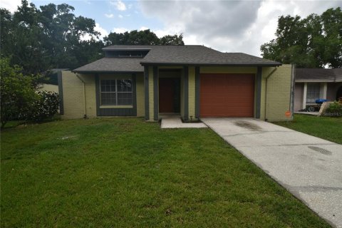 House in Tampa, Florida 3 bedrooms, 130.71 sq.m. № 2277268