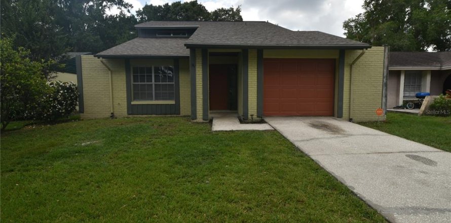 House in Tampa, Florida 3 bedrooms, 130.71 sq.m. № 2277268